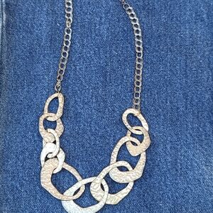 Vtg Daisy Fuentes Hammered Metal Chunky Necklace